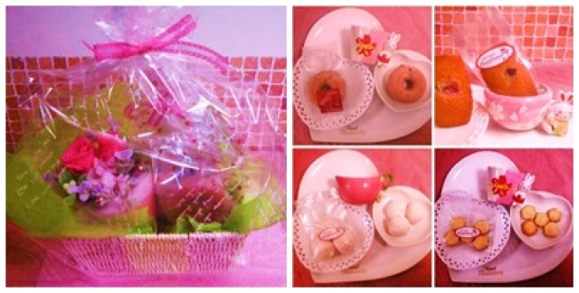 桜の焼き菓子とプリザーブドフラワーのコラボギフト